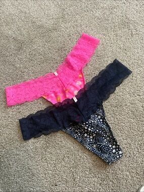 Victoria's Secret Lace-Trim Thong Set — Hot Pink & Navy Star